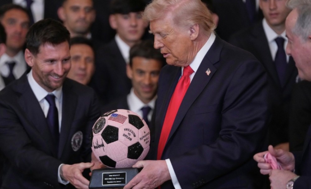 Posjeta koja je izazvala pažnju: Mesi prošetao Bijelom kućom uz Trampa