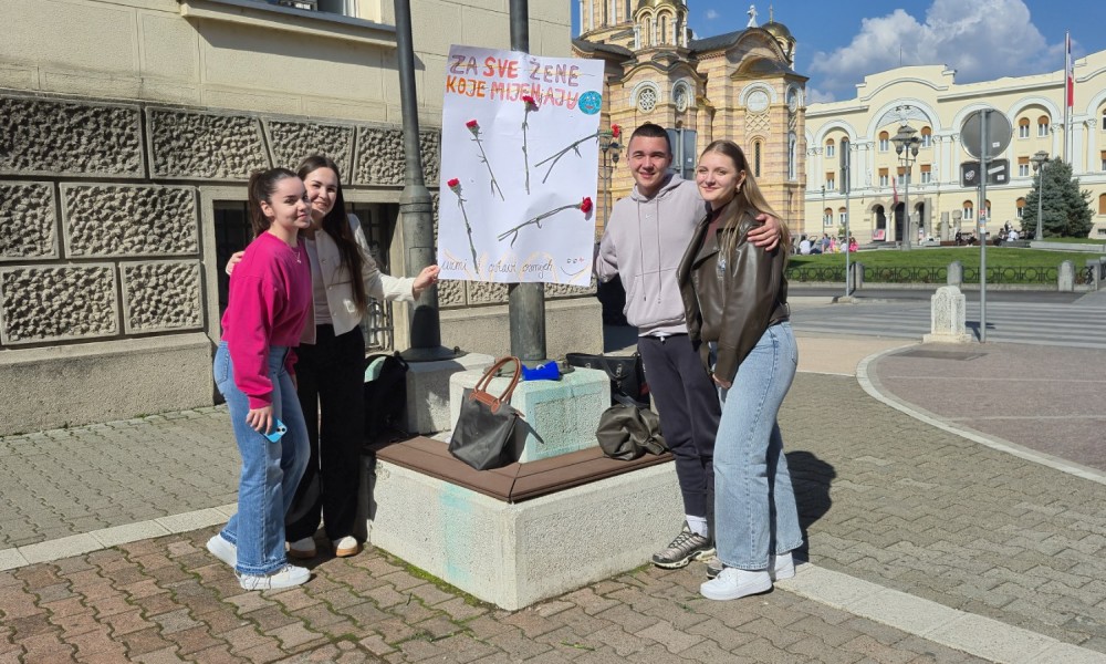 Iz škole u Gospodsku! Kako banjalučki medicinari doživljavaju Dan žena FOTO