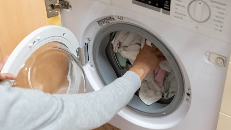 Ako želite da vam mašina za veš traje decenijama: Ubacite ovo u bubanj jednom mjesečno