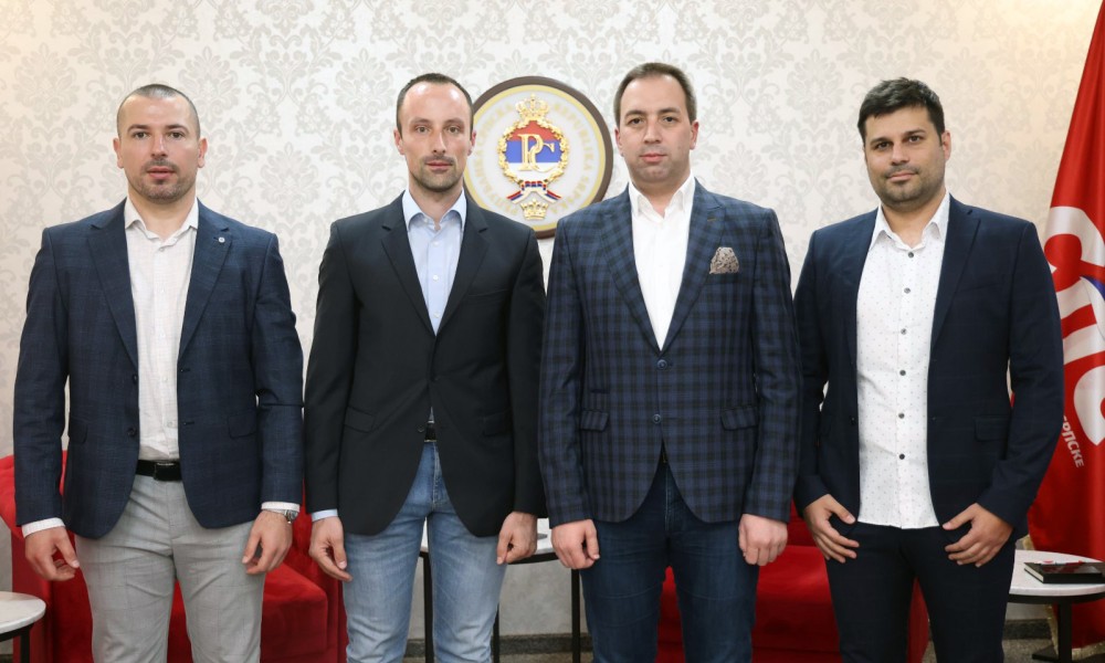 Sastali se sa Selakom: Tri odbornika SP-a pristupila su SPS-u