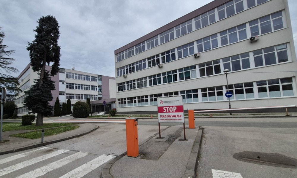 Dolaze na pogrešnu adresu: Pacijenti i dalje traže UKC na ovoj lokaciji FOTO