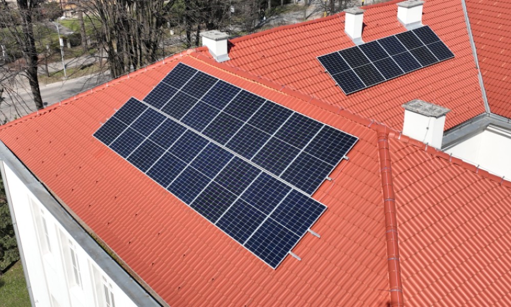 Banjalučki PMF od danas ima svoju struju: Ubuduće manji računi uz solarne panele FOTO