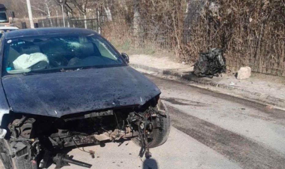 Udes u BiH! Od siline udara motor ispao iz automobila