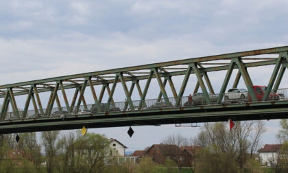 Kolone vozila na savskom mostu: Vozači satima čekaju na prelazu Gradiška