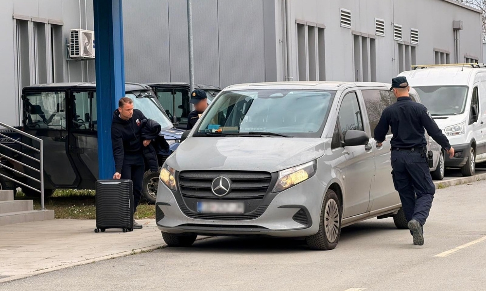 Stanivuković se oglasio: Na granici u Hrvatskoj zadržan više od 15 sati FOTO
