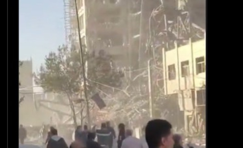 Ko je bio unutra? Zgrada gdje se bira novi iranski vrhovni vođa sravnjena sa zemljom VIDEO