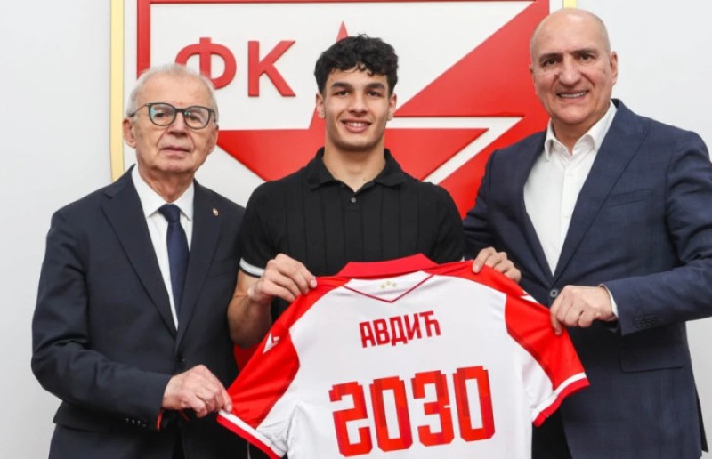 Talentovani lijevi bek Crvene zvezde: Adem Avdić potpisao do 2030. godine