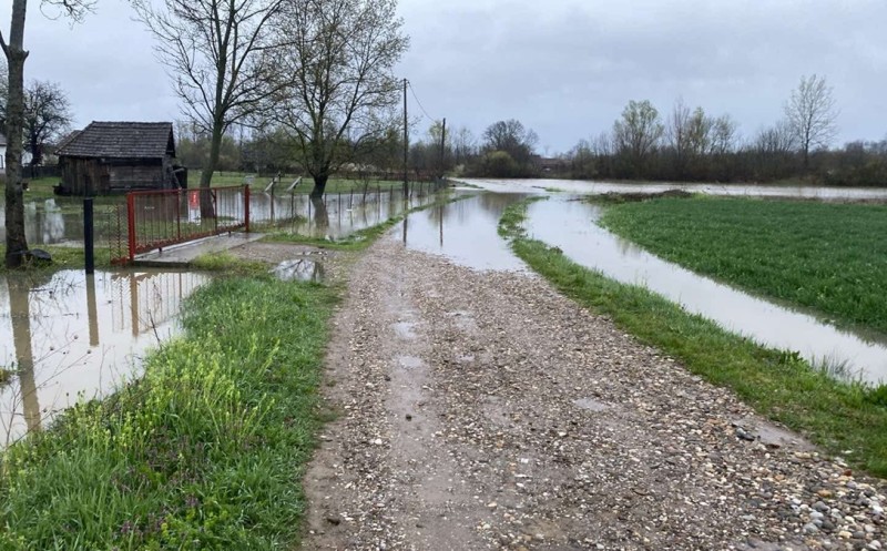 Ekipe Civilne zaštite dežuraju: Bujične vode se povlače, ali rastu Sava i Drina