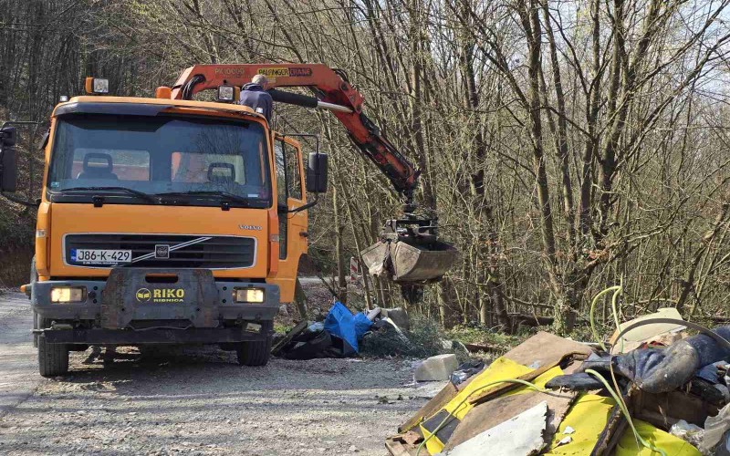 Mještani Priječana sakupili nepropisno odložen otpad: Grad organizovao odvoz i postavljanje video nadzora