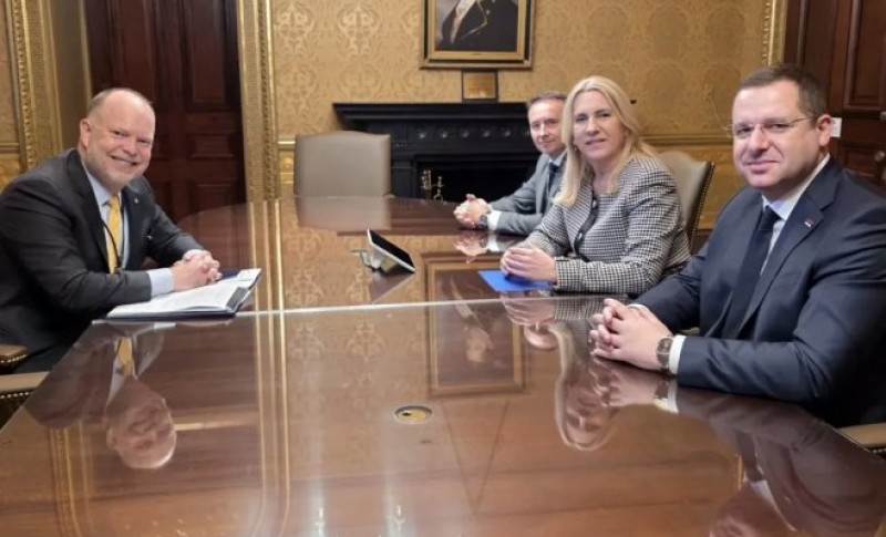 Cvijanović sa Mekloflinom: Odličan i konstruktivan sastanak u Bijeloj kući FOTO