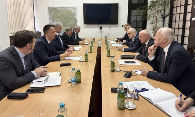 Đokić i Lakić o stanju u sektoru proizvodnje čelika: Razmotriti uvođenje privremenih zaštitnih mjera