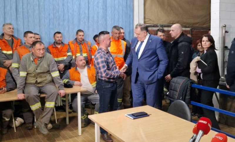 Dodik smirio radnike “Nove Ljubije”: Dobiće šest plata, a prvu već u utorak