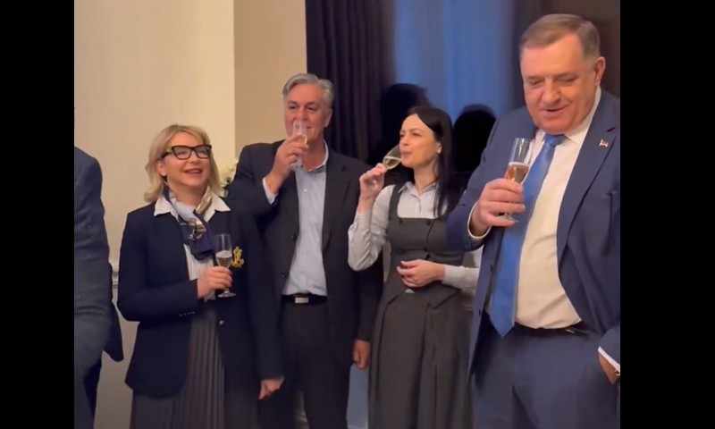 Dodik se zahvalio svima za rođendanske čestitke: Ponosan sam na tim s kojim radim za Srpsku VIDEO