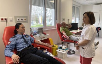 Humanost na djelu: Mladi policijski službenici iz Doboja darovali krv