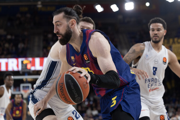 Loša vijest za Zvezdu: Efes prijetio, ali ga je Barsa slomila