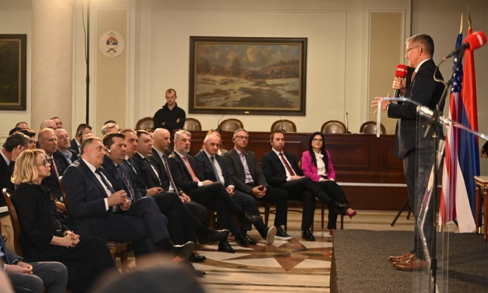 Majkl Flin odgovorio Dodiku: Evropa treba da razmisli o svojoj sudbini