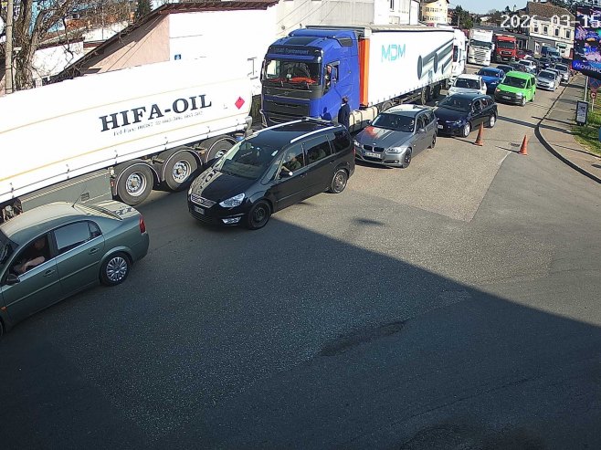 “Začepilo” na izlazu iz BiH: Gužve na ovim graničnim prelazima – vozite oprezno