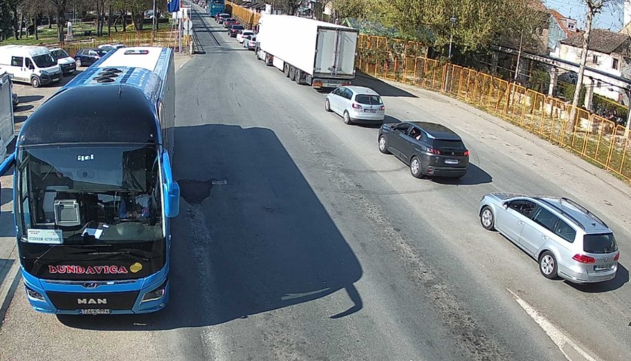 Duge kolone vozila na izlazu iz BiH: Vozači, na ovim graničnim prelazima budite strpljivi