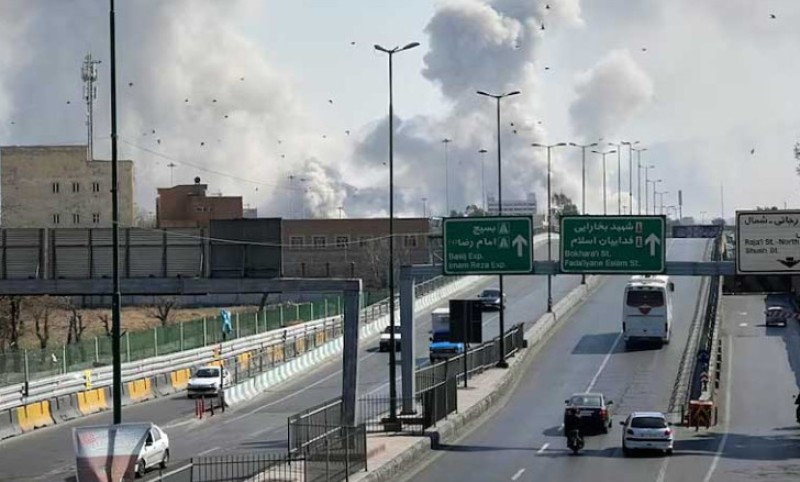 Zastrašujući snimak iz Irana: Eksplozija razbila staklo automobila VIDEO