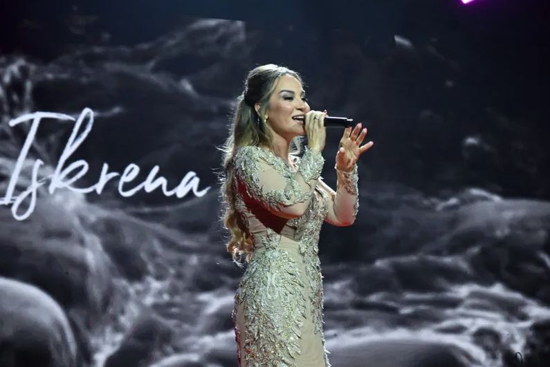 Jelena Tomašević se srušila na bini: Hitno prebačena u bolnicu