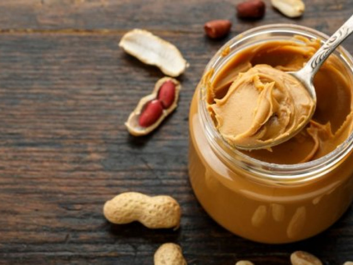 Naučnici i doktori kažu – da: Uključivanje kikiriki putera u ishranu korisno za zdravlje