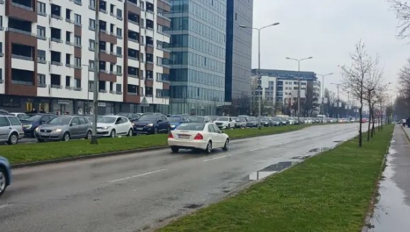 Kolaps u Banjaluci: Kilometarske kolone kod “Delte” VIDEO