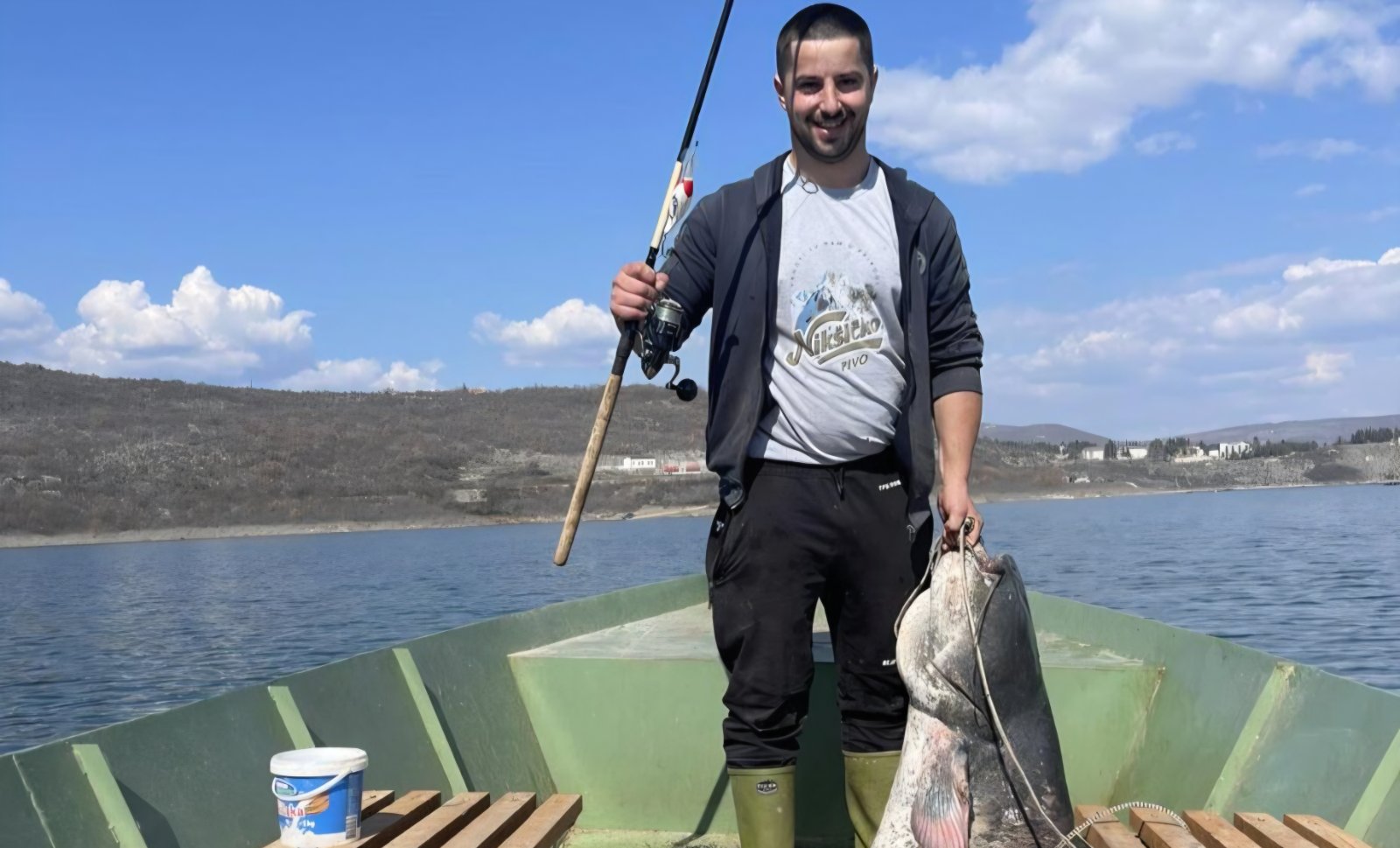 Marko Milošević ulovio soma od dva i po metra: Borio se sat vremena FOTO