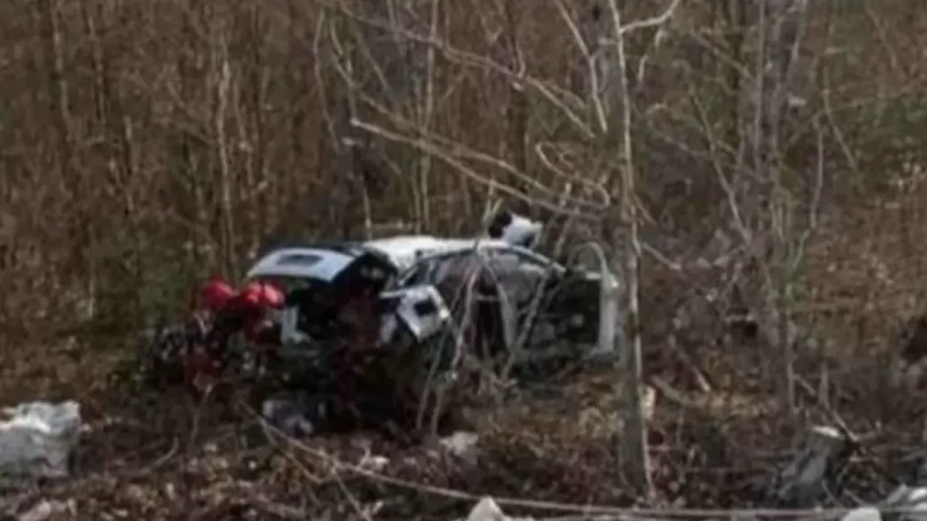 Roditelji sa bebom sletjeli u provaliju: Poznati detalji teške saobraćajne nesreće