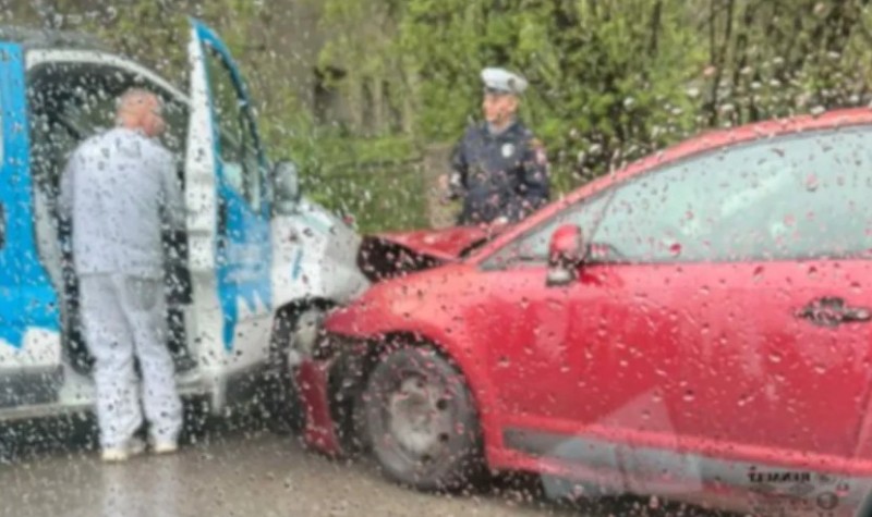 Sudar dva vozila u banjalučkom naselju: Policija obavlja uviđaj, saobraćaj usporen