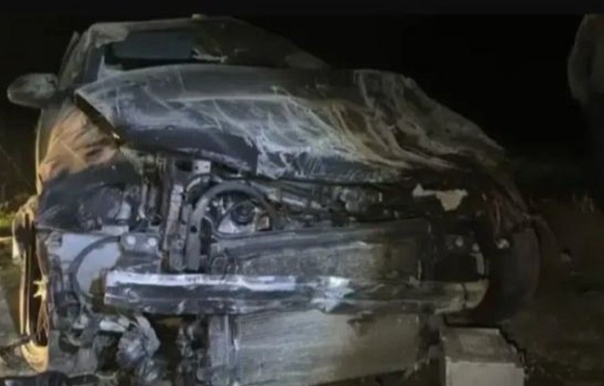 Stravičan sudar! Audi smrskan u saobraćajnoj nesreći, tri osobe povrijeđene