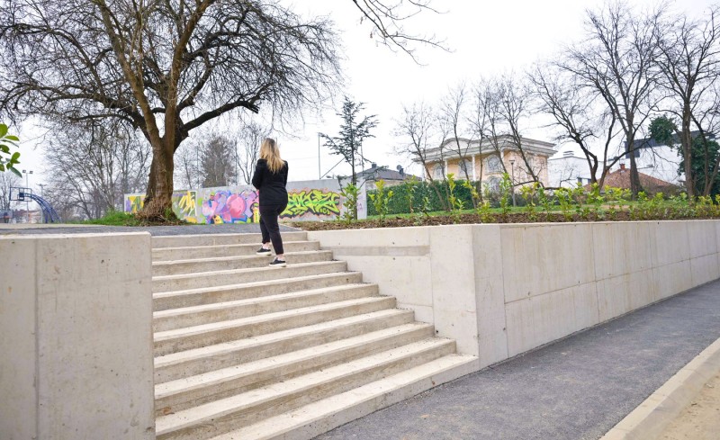 Bezbjednost prolaznika prije svega: Urađen potporni zid i stepenište u banjalučkom parku