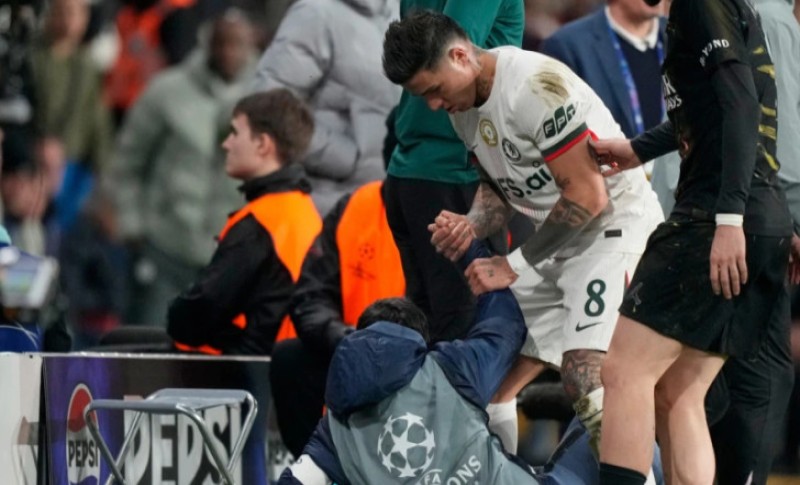 Dres uz izvinjenje: Fudbaler odgurnuo dečaka koji sakuplja lopte