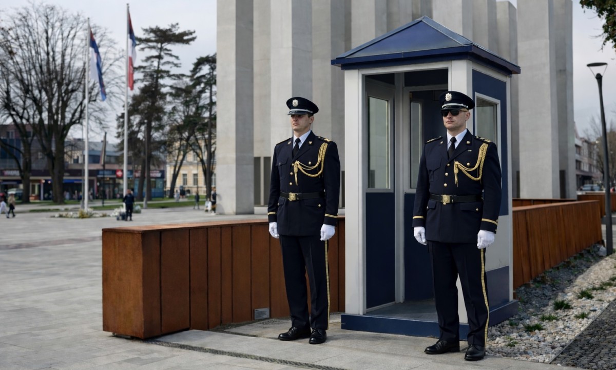 Dodik predložio, Stanivuković podržao: Počasna garda kod spomenika borcima – ideja ili realnost