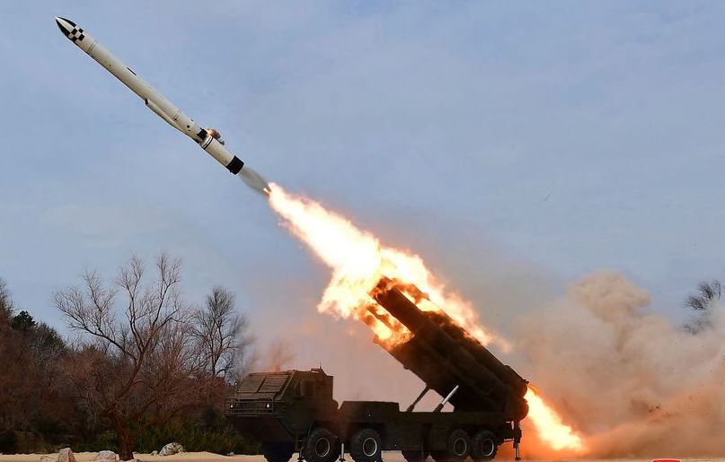 Pjongjang ispalio deset balističkih raketa: Južna Koreja u punoj pripravnosti!