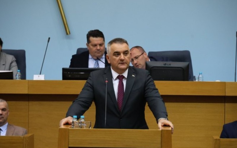 Minić u NSRS: Hajde da napravimo zajedničku rezoluciju, pa mi onda skačite po glavi