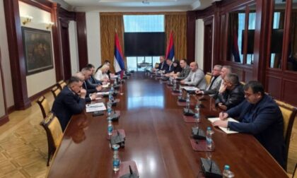 Minić sa prevoznicima i privrednicima: Primijenićemo sve mehanizme za nesmetano poslovanje FOTO