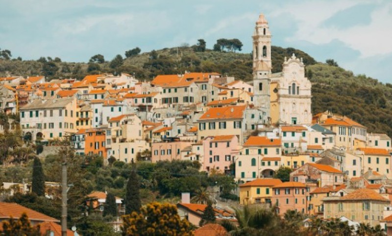Prizori dugo ostaju u sjećanju: Ovo selo izgleda kao da je ispalo iz bajke FOTO