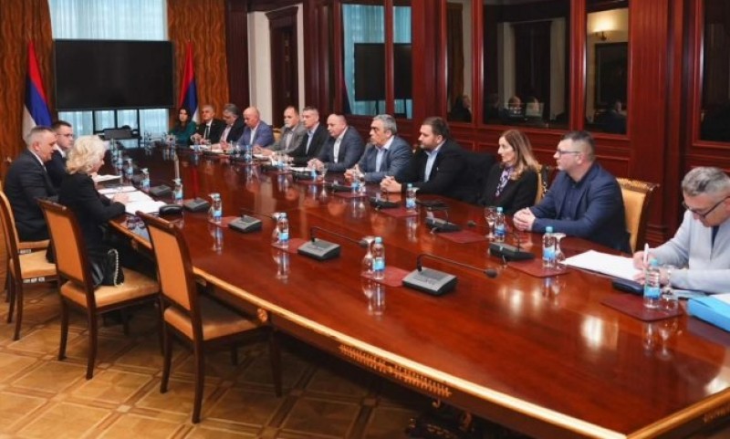 Predstavnici sindikata nakon sastanka s Minićem: Raditi na poboljšanju položaja radnika u Srpskoj