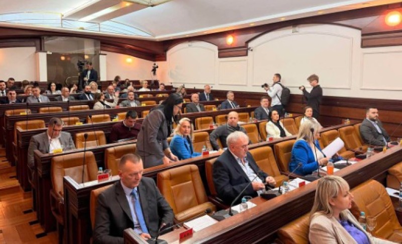 Stanivuković “nestao”, pa se vratio: Odbornici prečešljali komunalnu potrošnju