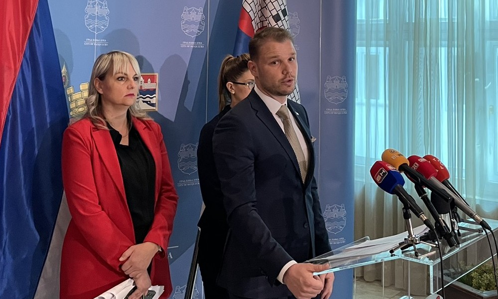 Od uniformi i telefona do civilnog roka: Stanivuković i danas pun planova FOTO