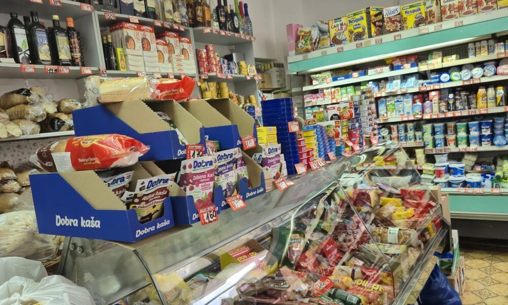 Komšija, šta ima, kako ste? Da li je ovo pitanje tajna opstanka malih trgovina u Banjaluci FOTO