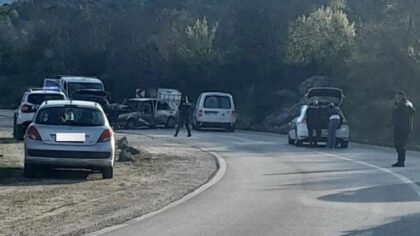 Teška saobraćajka: Sudar tri vozila, povrijeđeno šest osoba