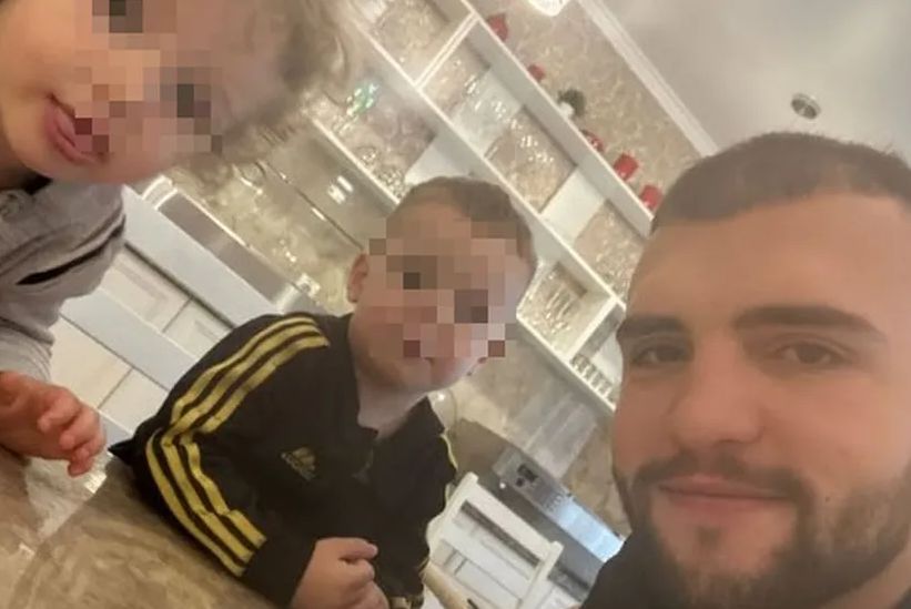 Veljku stigla porodica u Rusiju, oglasio se nikad srećniji: Nasmijan pozirao sa sinovima