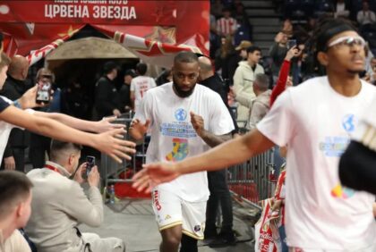 Košarkaši Zvezde i Partizana istrčali na vječiti derbi u Areni u identičnim majicama, ovo je bio razlog FOTO