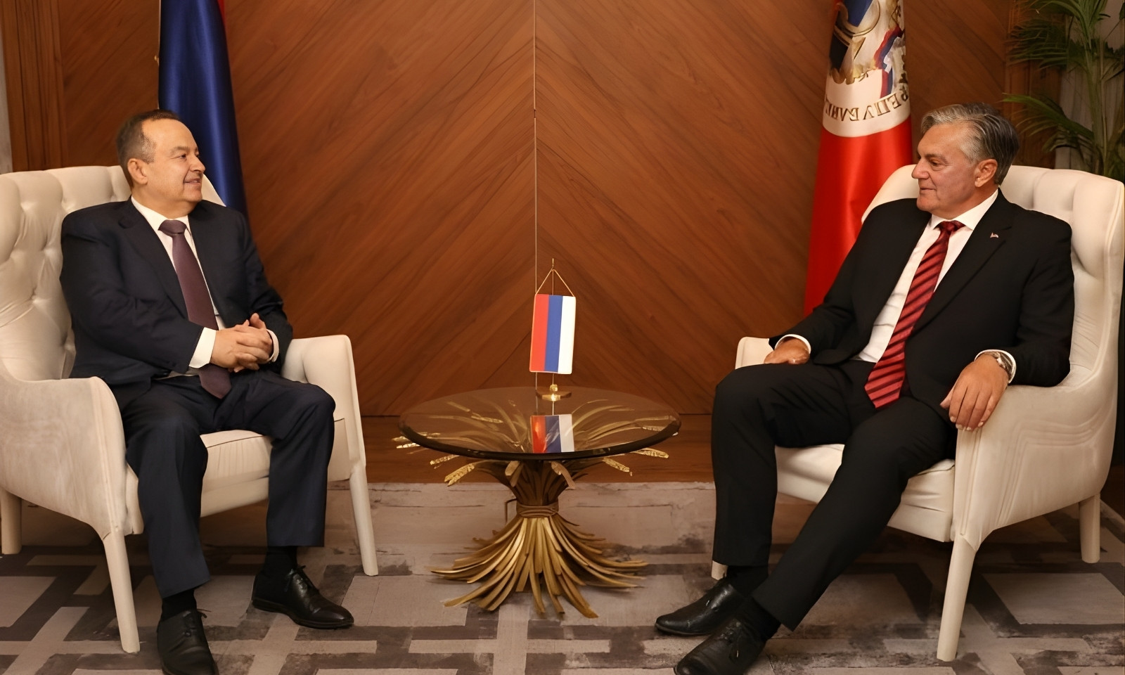 Susret Karana i Dačića u Banjaluci: Razgovor održan u Palati Republike