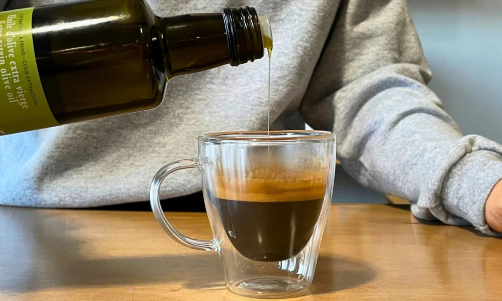 Kafa s maslinovim uljem hit na mrežama: Da li stvarno pomaže crijevima i srcu