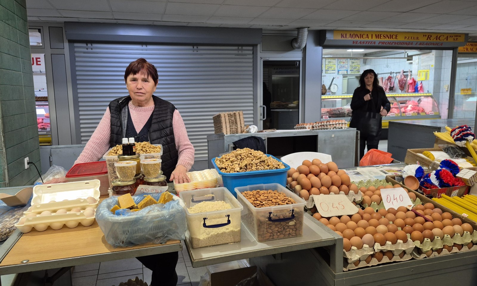 Obična jaja više nisu u modi: Na banjalučkoj Tržnici traže druga i ne pitaju za cijenu FOTO/VIDEO