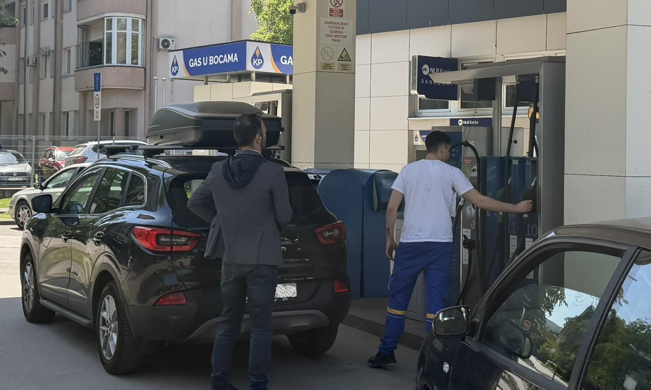 Može li jeftinije gorivo: Vladine mjere produžene, a evo šta kažu stručnjaci
