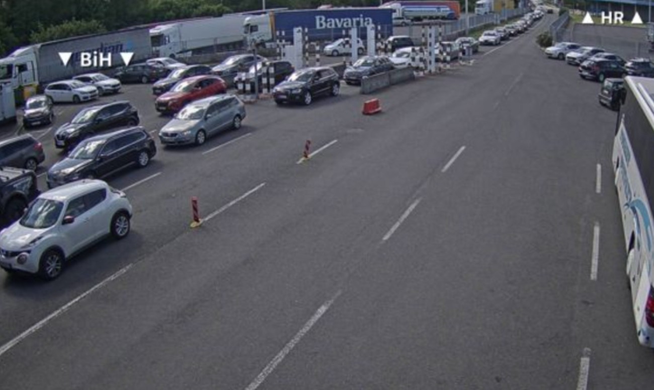 Vikend i 1. maj “začepili” granične prelaze: Vozači, naoružajte se strpljenjem VIDEO/FOTO