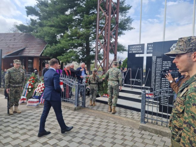 Policija obezbjeđuje, prisutan Pranjić: U Garevcu obilježavanje godišnjice 105. brigade HVO Modriča